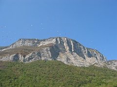 Nuée de parapentes 17